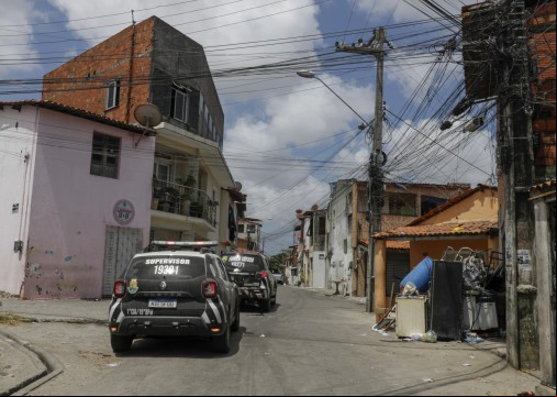 Rua paralela para onde as pessoas correram na chacina da Sapiranga