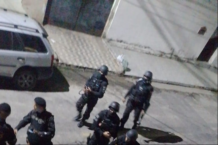 Houve intervenção das forças de segurança em Maracanaú para que o idoso se entregasse