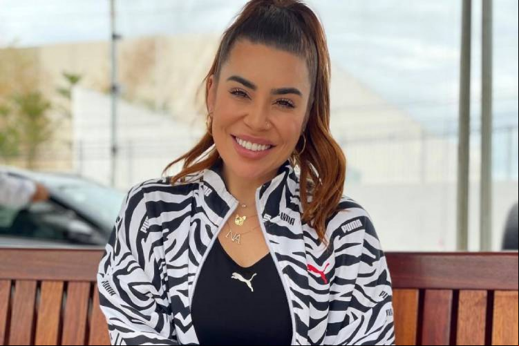 A família da cantora Naiara Azevedo foi feita de refém por três bandidos que invadiram a casa de seus pais no município de Farol no Paraná
