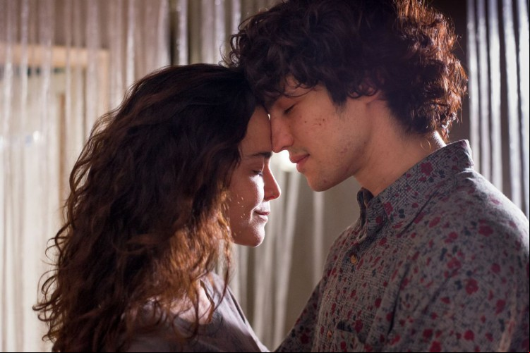 'Eduardo e Mônica' estreia no dia 20 de janeiro, nos cinemas brasileiros