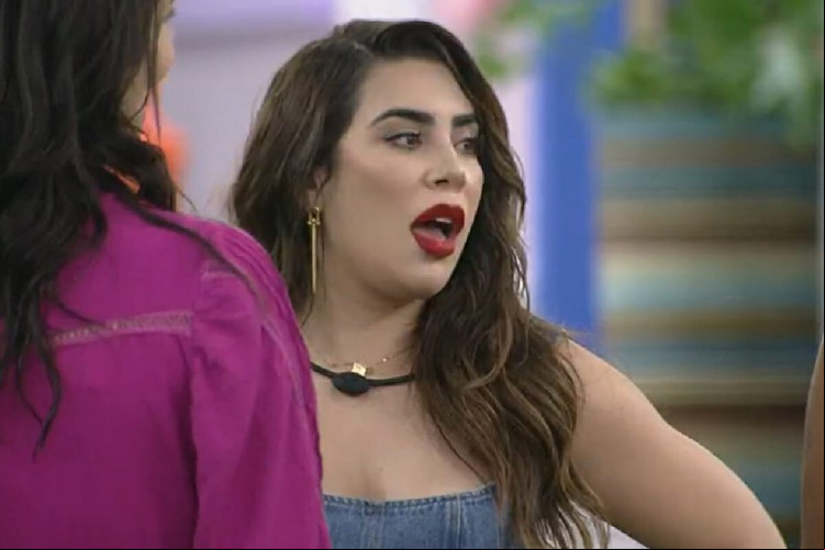 Naiara Azevedo é participante do BBB 22. Segundo jornalista, a cantora teria dívidas que somam R$ 4,3 milhões; entenda