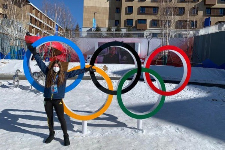 Sabrina Cass é a primeira atleta brasileira a chegar para a disputa dos Jogos Olímpicos de Inverno