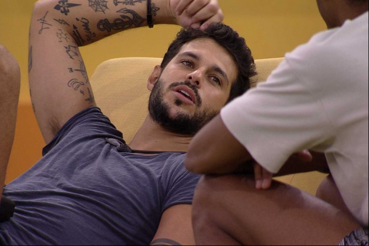 BBB 22: Rodrigo está no paredão e corre risco de sair do reality nesta terça-feira, 1ª de fevereiro (01/02); saiba onde assistir o programa da TV Globo hoje