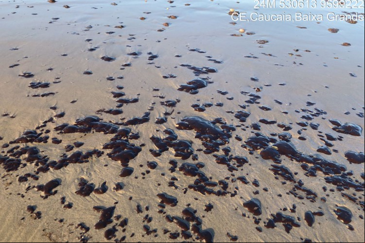 Óleo foi encontrado em Caucaia na tarde de terça-feira, 8, nas praias do Icaraí e Cumbuco.