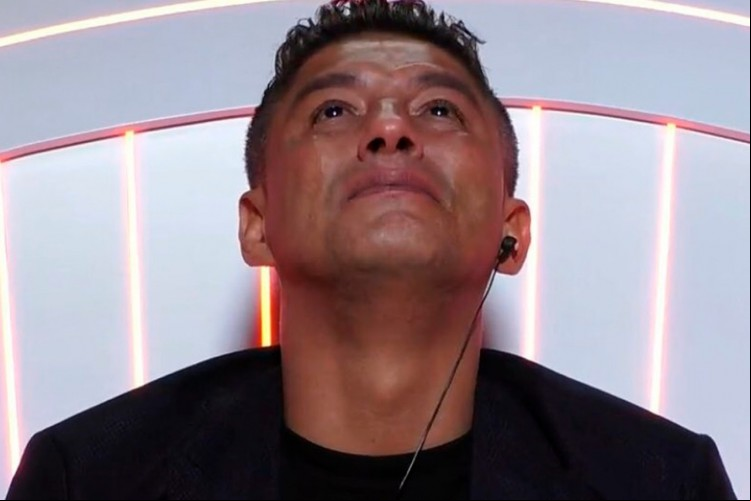 Após ser informado da morte de sua mãe durante o confinamento do Big Brother Famosos, em Portugal, Jardel decidiu permanecer na disputa e está entre os seis participantes restantes