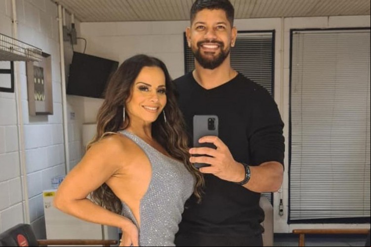 A atriz Viviane Araújo e seu marido, Guilherme, com quem está casada desde 2021