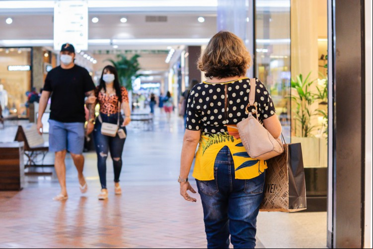 Durante o feriado, shoppings funcionarão normalmente  