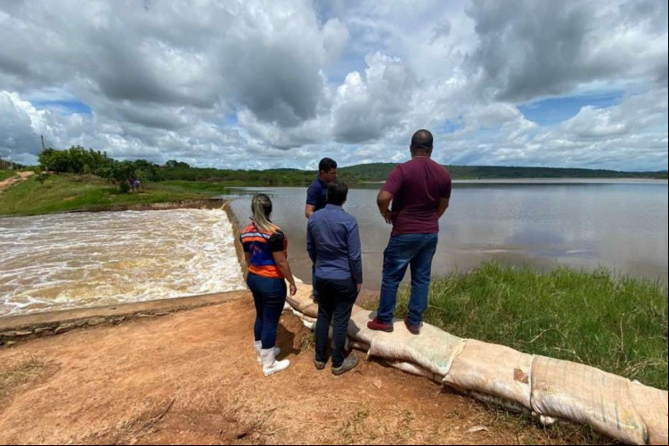 Visita aos açudes marca quinto dia de ações de segurança em Várzea Alegre
