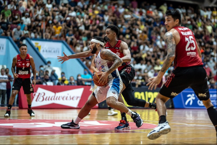 Fortaleza BC e Flamengo se enfrentaram no ginásio Carlos Jereissati, em Aracati, em jogo válido pela temporada 2021/2022 do NBB