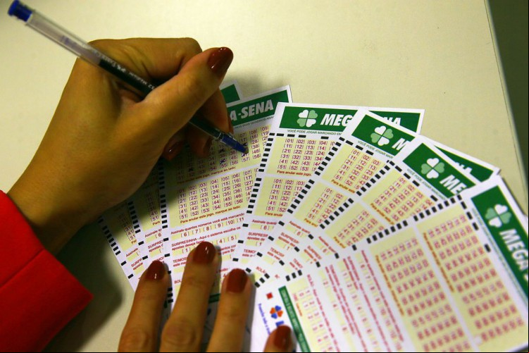 Mega Sena: resultado do Concurso 2865 de hoje, terça-feira, 20 de maio de 2025 (20/05/25). O prêmio é de mais de R$ 100 milhões