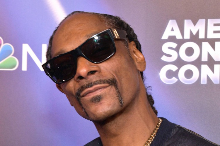 Mulher que acusava Snoop Dogg de agressão sexual retira denúncia