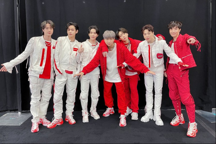 O grupo de k-pop BTS e sua base de fãs (k-poppers) são dedicados à preservação da natureza e manifestações políticas