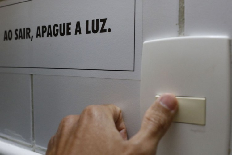 Operação de energia elétrica é alvo de polêmica no Ceará