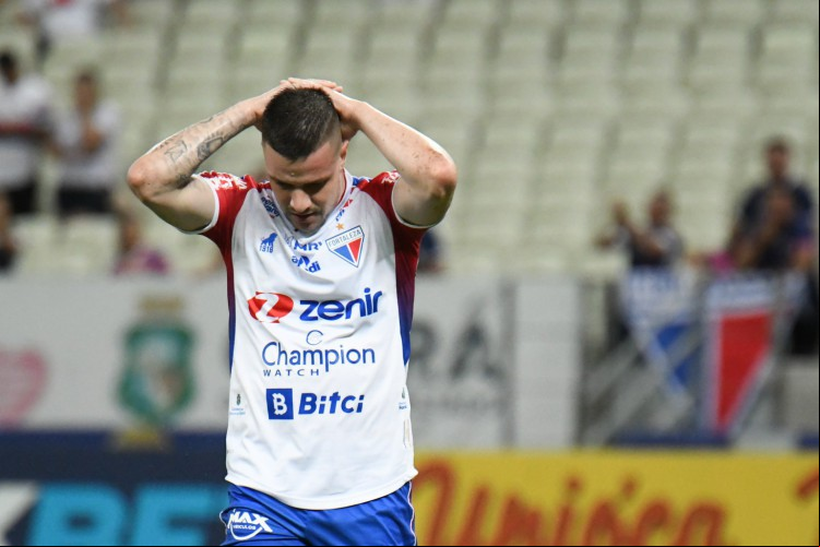 Renato Kayzer jogador do Fortaleza durante partida contra o Caucaia na Arena Castelão