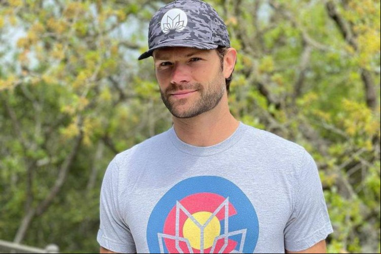 Jared Padalecki sofreu um acidente de carro no fim de semana e se recupera
