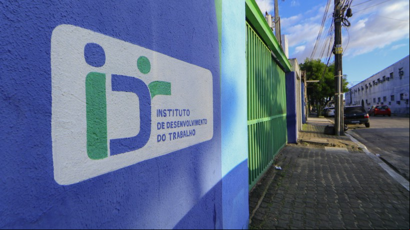 Vagas podem ser consultadas no aplicativo Sine Fácil ou pelos canais de atendimento do órgão