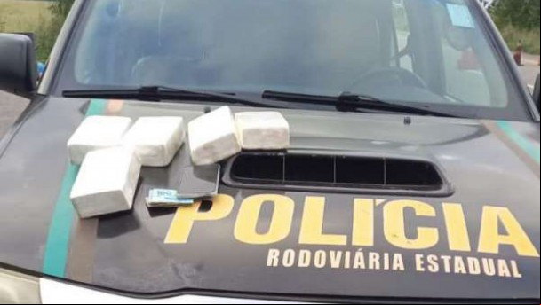 Apreensão de cocaína dentro de ambulância em Iguatu 