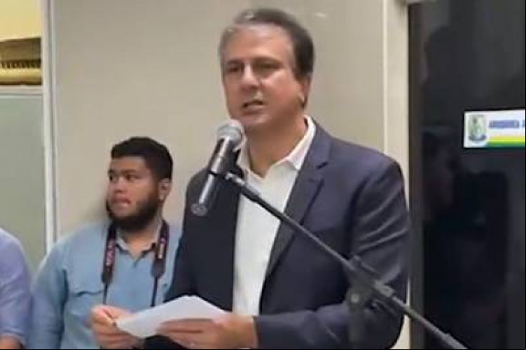Camilo recebeu nesta quinta-feira,9, o título de cidadão maranguapense