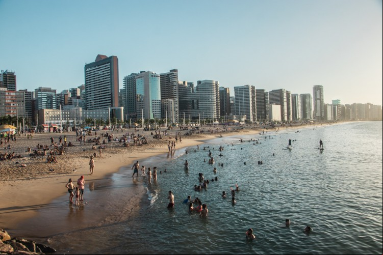 Foto de apoio ilustrativo: Movimentação no Espigão da Praia do Náutico.