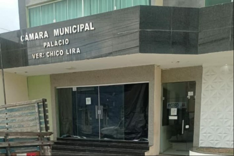 Imagens mostram ataque a Câmara Municipal de Itapajé