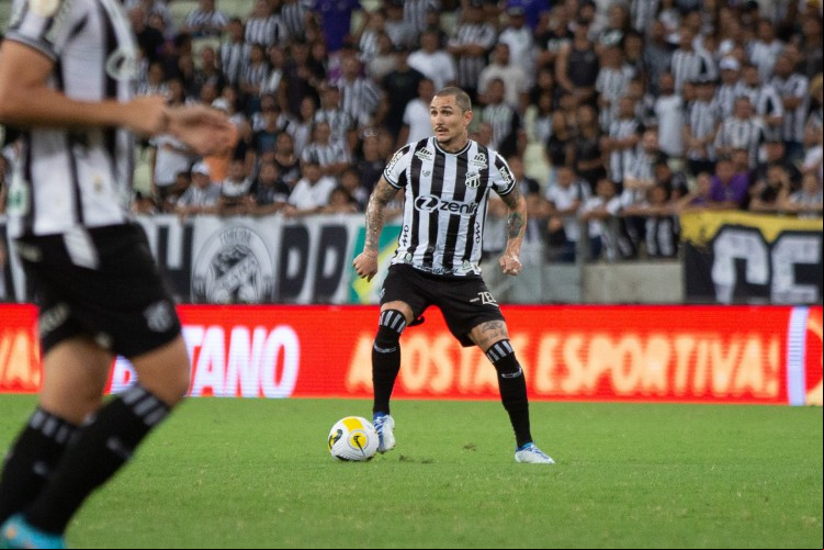 Meia Vina é destaque do 1º turno da Série A, em lista feita pelo Sofascore