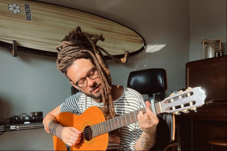 Artista Gabriel Elias comenta sobre disco