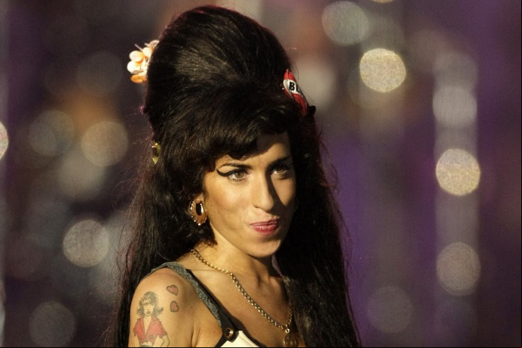 Amy Winehouse pode ganhar filme biográfico nos próximos anos