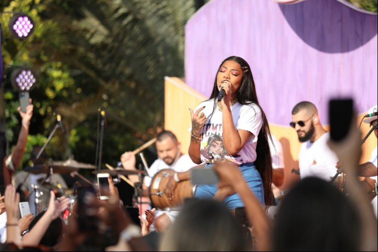 Ludmilla anuncia show do projeto