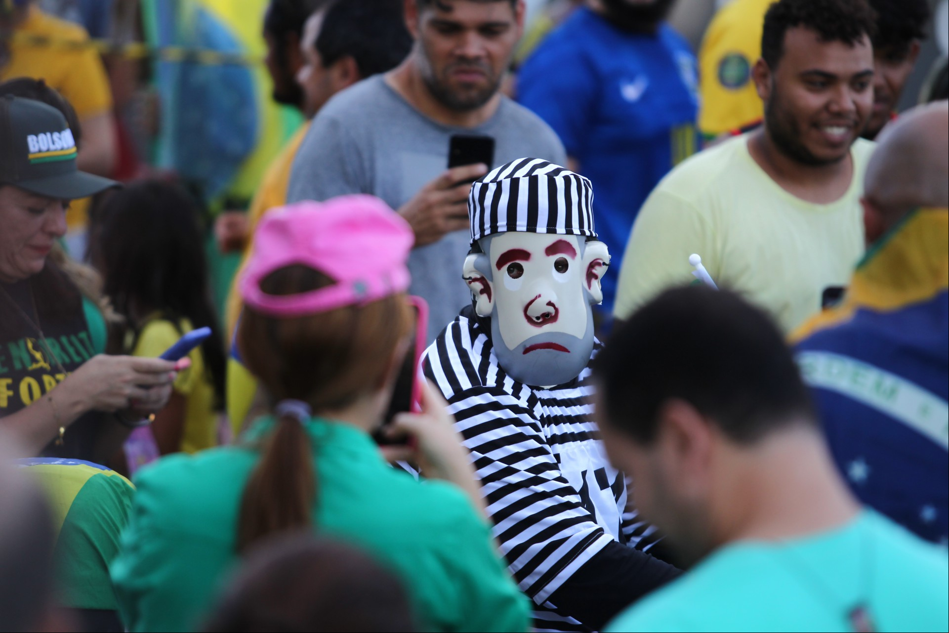 (Foto: FABIO LIMA)FORTALEZA CE, BRASIL, 16.07.2022: Homem se veste de Lula presidiário. Bolsonaro em Fortaleza. (fotos: Fabio Lima/O POVO)