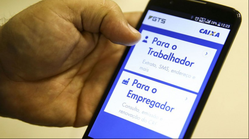 O fundo envolve mais de 43 milhões de pessoas, sendo 4 milhões de empregadores, e possui uma movimentação média anual de R$ 180 bilhões de reais
