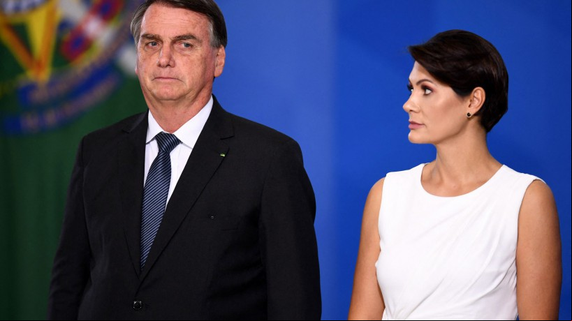Ex-presidente Jair Bolsonaro e a ex-primeira-dama Michelle Bolsonaro