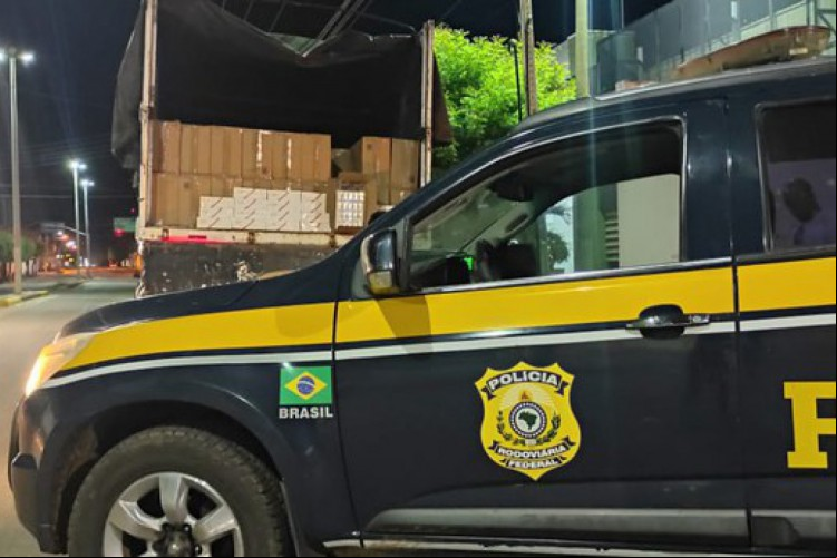 Carga com 195 mil maços apreendida pela PRF é avaliada em R$ 950 mil