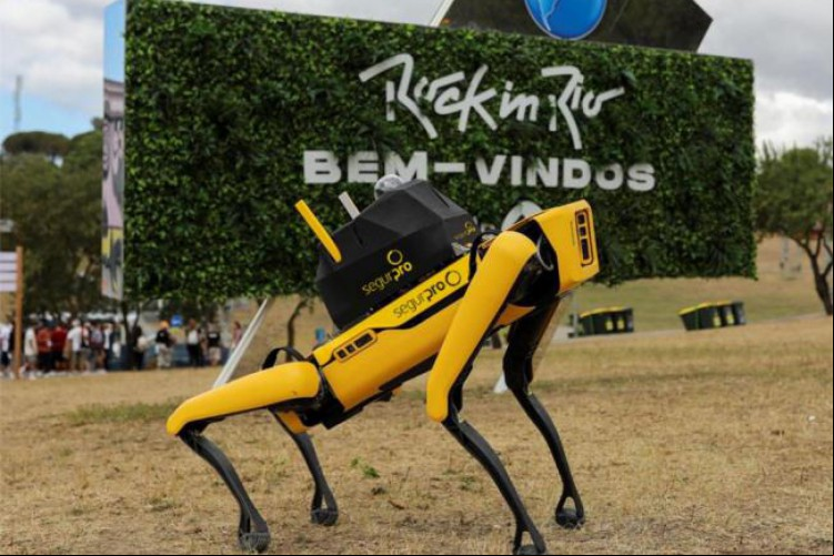 'Yellow', o Cão Robô, utiliza tecnologia 5g para detectar riscos no evento