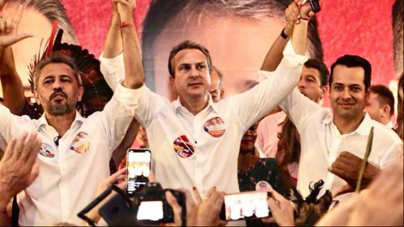 ￼Vitor Valim, com Elmano e Camilo