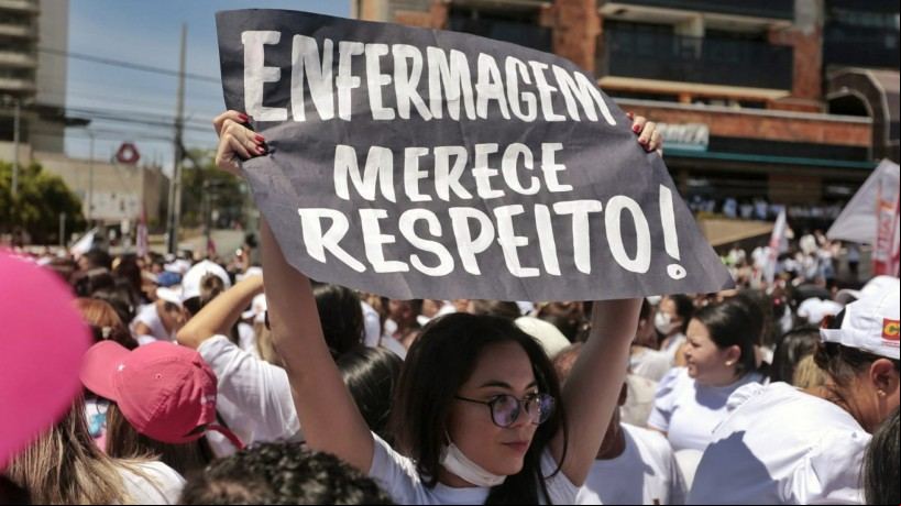 Manifestação de profissionais da enfermagem pela aprovação do piso salarial para a categoria