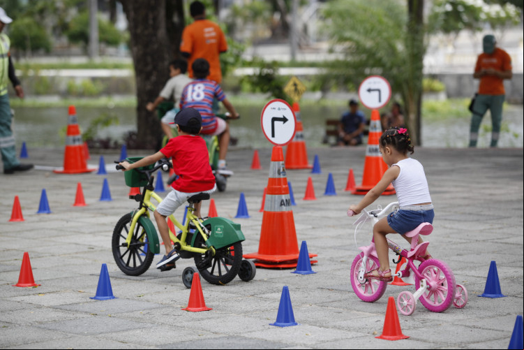 AMC realiza atividades educativas para crianças