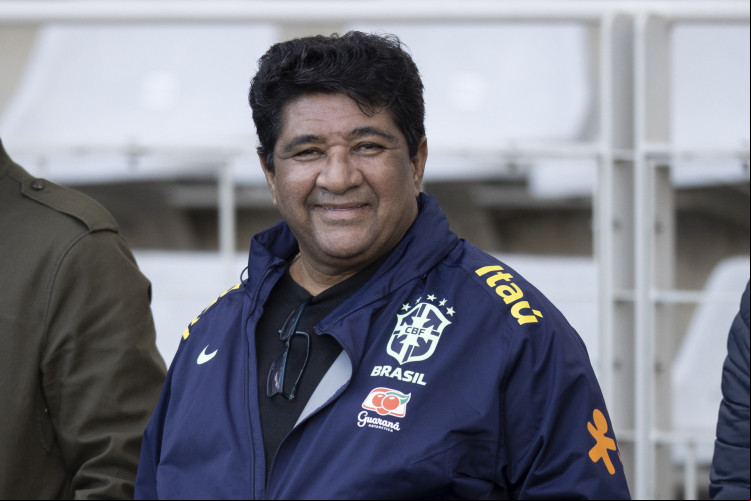 Presidente da CBF Ednaldo Rodrigues em treino da seleção brasileira no estádio Charléty, em Paris, na França