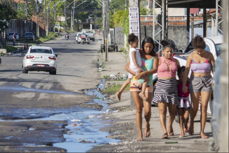 Falta de saneamento básico prejudica a vida de 48% das crianças e adolescentes do Ceará