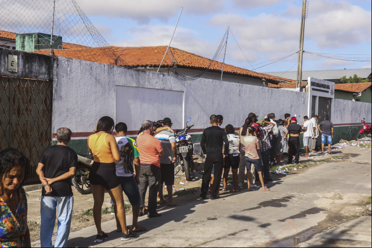 Filas para votar no primeiro turno em Fortaleza