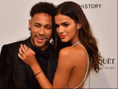 Bruna Marquezine e Neymar tiveram uma relação marcada por idas e vindas que durou entre 2013 e 2018. O jogador é aquariano e a atriz, leonina