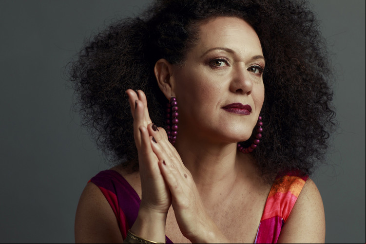 Cantora mineira
Ceumar se apresenta hoje