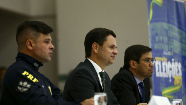 Diretor da PRF Diretor da PRF vai suspender operações nas eleições