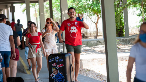 Eleitor de Lula votando na Uece.