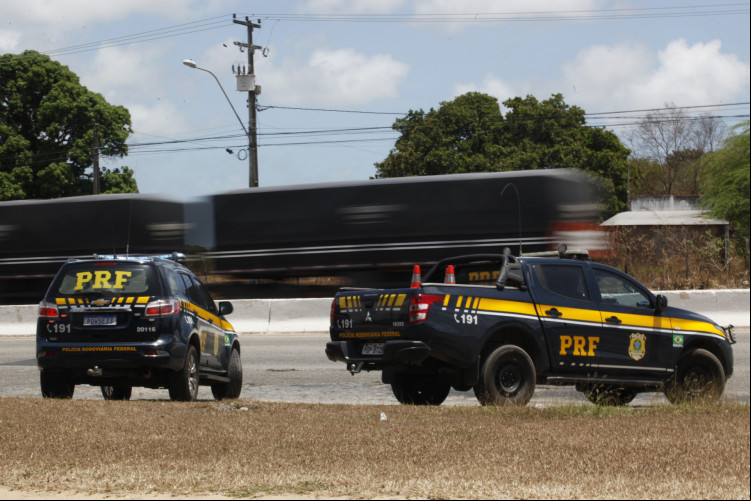 Polícia Rodoviária Federal (PRF) monitora rodovias do Ceará