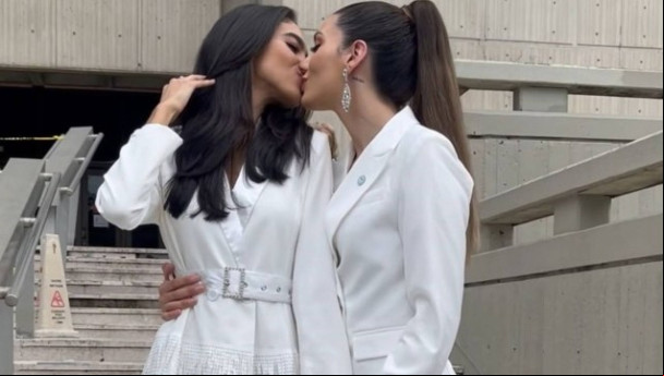 As duas se casaram em San Juan, capital do Porto Rico, ilha do Caribe que é terra natal de Valentín e onde o casamento homoafetivo é legalizado. 