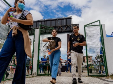 Candidatos chegam ao primeiro dia de provas do Enem no campus do Itaperi, da Uece 