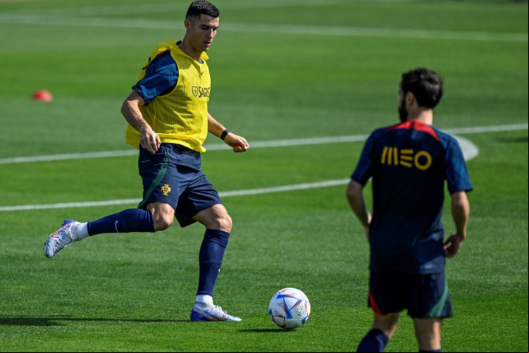 Cristiano Ronaldo durante treino pela seleção portuguesa