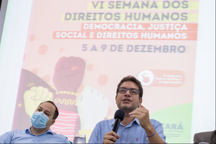 FORTALEZA, CEARÁ, BRASIL, 05-12-2022: Renato Roseno em palestras de Zelma madeira e Hélio leitão na CVI Semana de Direitos Humanos sobre Democracia e Justiça. (Foto: Samuel Setubal/ Especial para O Povo)