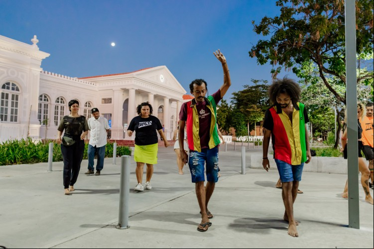 Praça da Estação acolhe programações como bailes e aulas abertas