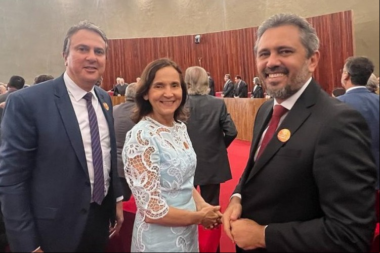  Camilo tentou lançar Izolda
e foi